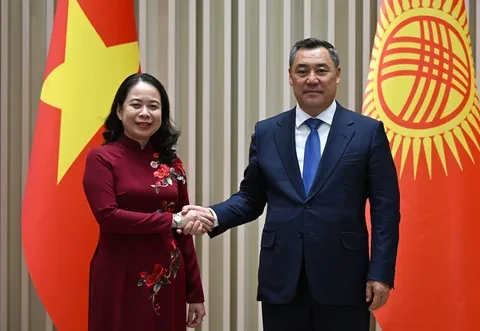 President of the Kyrgyz Republic Sadyr Japarov and Vice President of Vietnam Vo Thi Anh Xuan